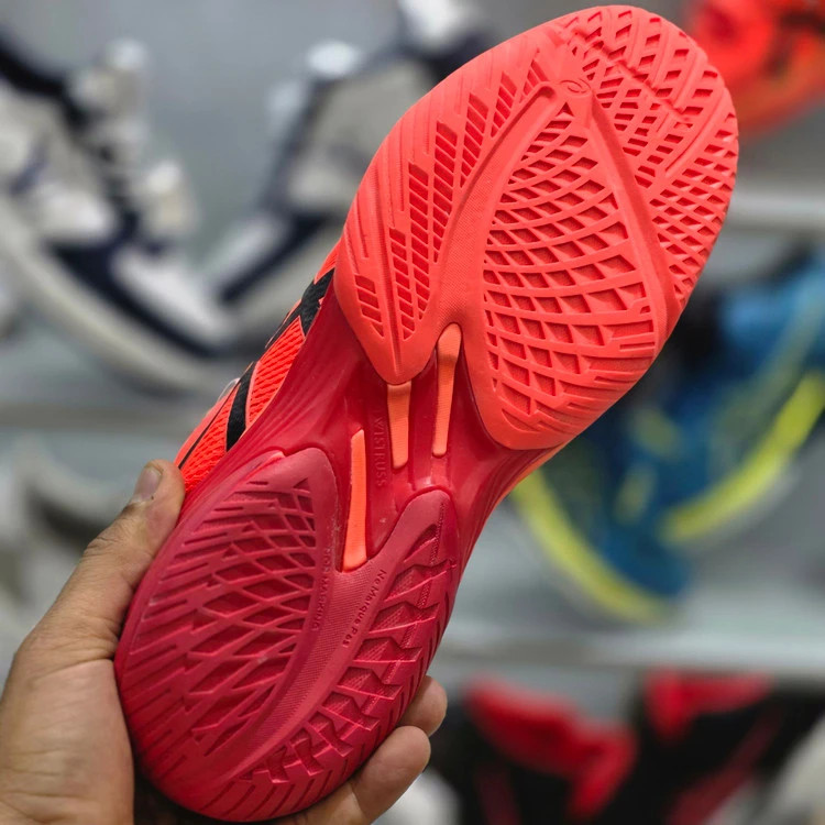 کتونی آسیکس مناسب والیبال، بدمینتون، تنیس، پدل ویتنامی وارداتی - سایز 40 تا 46 - Asics Sky Elite