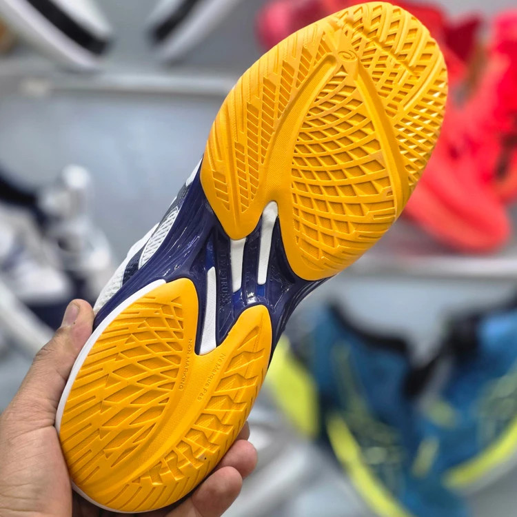 کتونی آسیکس مناسب والیبال، بدمینتون، تنیس، پدل ویتنامی وارداتی - سایز 40 تا 46 - Asics Sky Elite