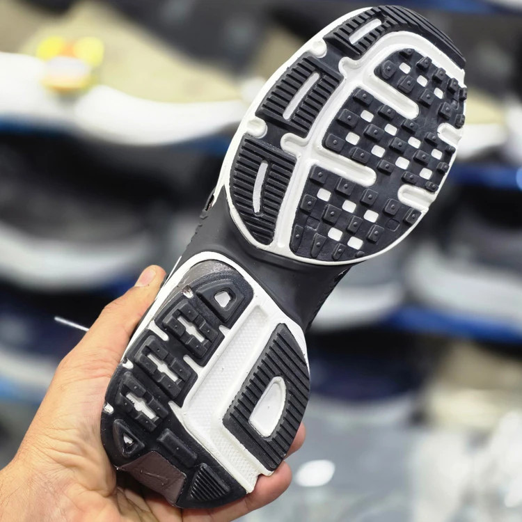 کتونی نایکی وی تو کی کیفیت مستر - سایز 37 تا 45 - Nike V2k Run