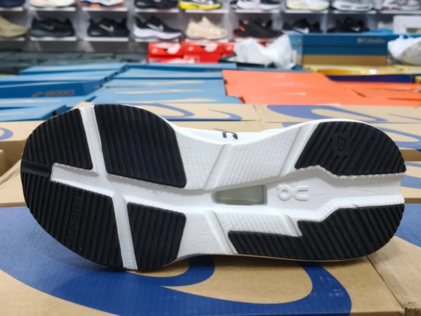 کتونی آن رانینگ کیوسی کلودتک کیفیت مستر - سایز 40 تا 45 - On Running Cloudtech