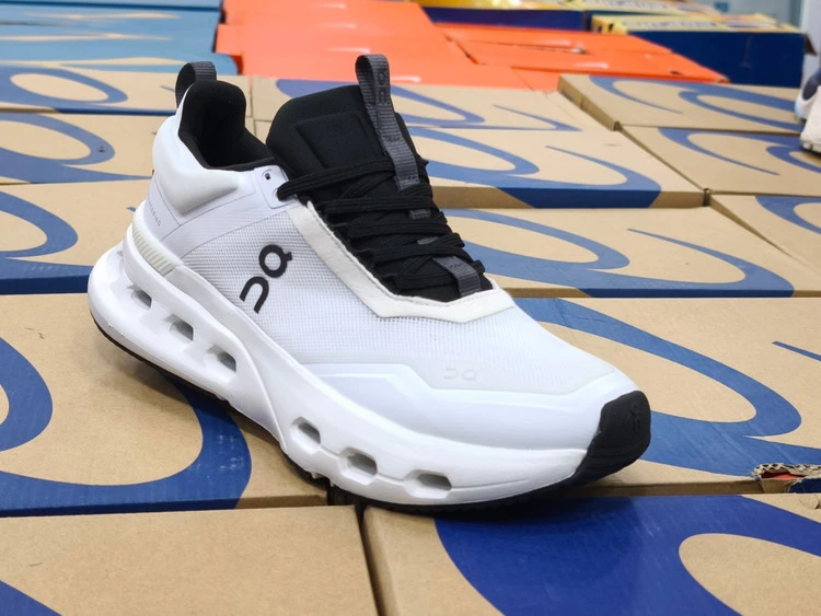 کتونی آن رانینگ کیوسی کلودتک کیفیت مستر - سایز 40 تا 45 - On Running Cloudtech