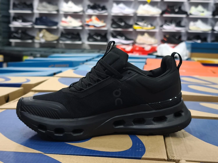 کتونی آن رانینگ کیوسی کلودتک کیفیت مستر - سایز 40 تا 45 - On Running Cloudtech