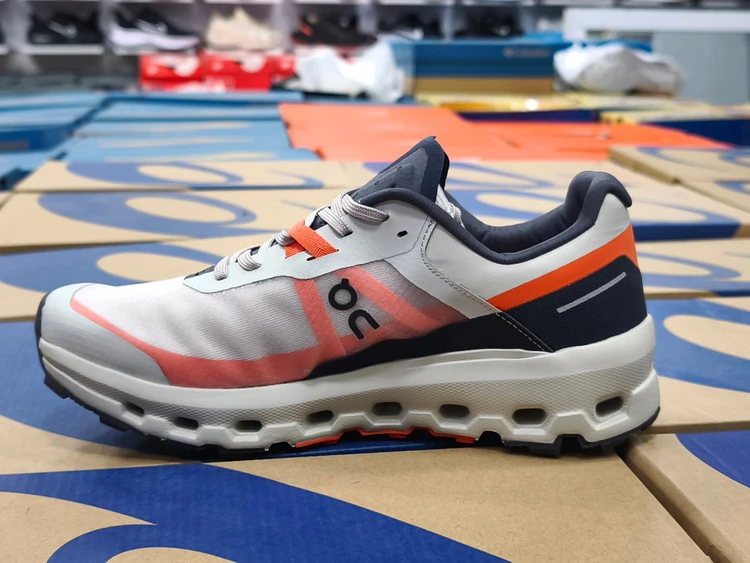 کتونی آن رانینگ کیوسی کلودتک کیفیت مستر - سایز 40 تا 45 - On Running Cloudtech