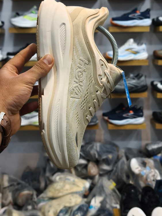 کتونی هوکا باندی 9 کیفیت مستر - سایز 40 تا 45 - Hoka Bondi 9