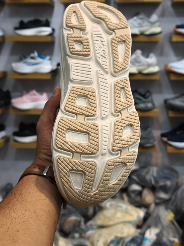 کتونی هوکا باندی 9 کیفیت مستر - سایز 40 تا 45 - Hoka Bondi 9