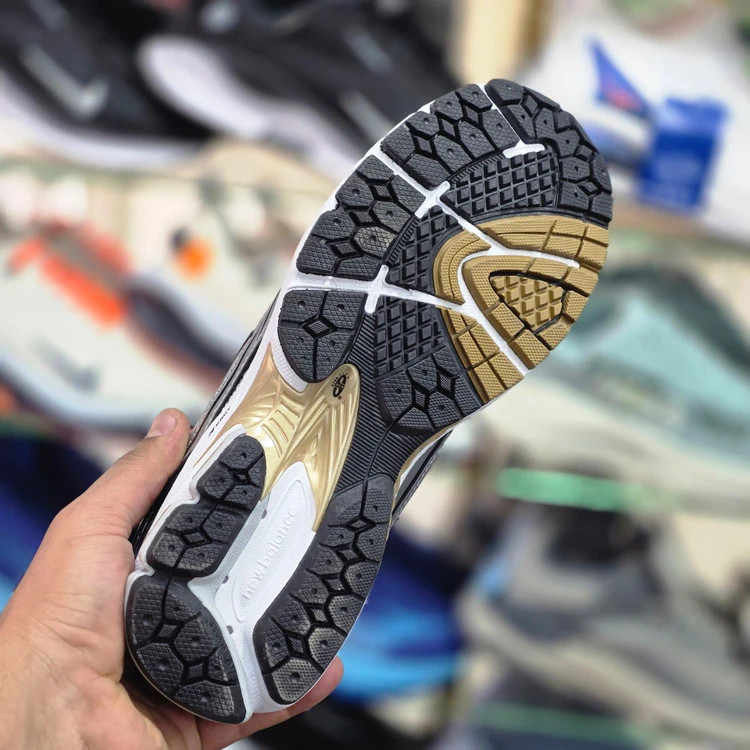 کتونی نیوبالانس 1906 ویتنامی وارداتی - سایز 40 تا 45 - Newbalance 1906