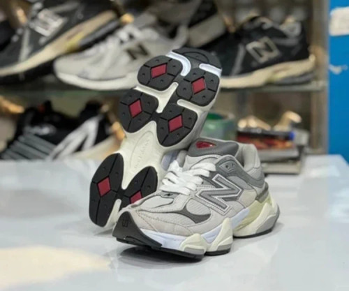 کتونی نیوبالانس 9060 کیفیت مستر - سایز 36 تا 40 - New Balance 9060