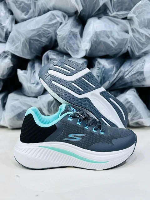کتونی اسکیچرز کیفیت مستر - سایز 37 تا 40 - Skechers Slip-ins Max Cushioning
