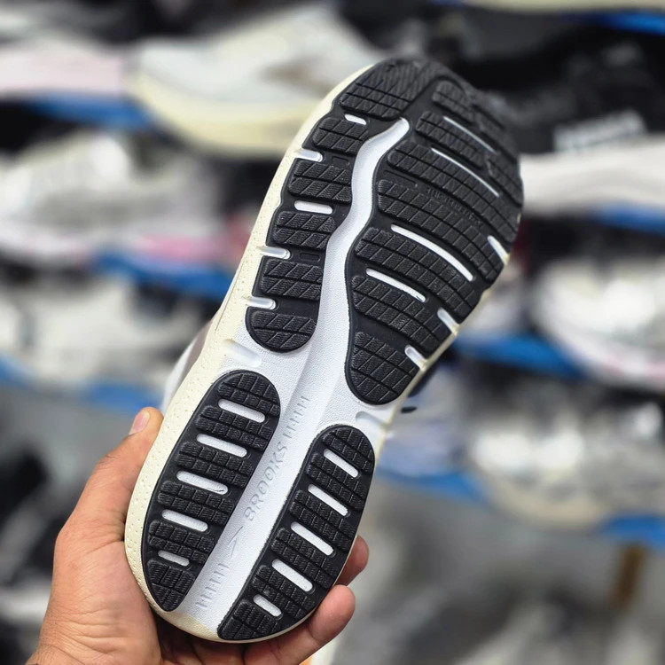 کتونی بروکس گاست مکس 2 کیفیت مستر - سایز 40 تا 45 - Brooks Ghost Max 2