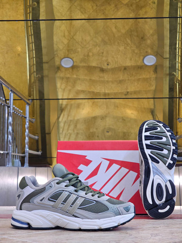 کتونی آدیداس ریسپانس CL کیفیت مستر - سایز 40 تا 45 - Adidas Response CL