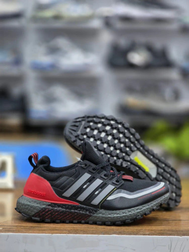 کتونی آدیداس اولترا بوست ویتنامی وارداتی - سایز 36 تا 40 - Adidas Ultraboost