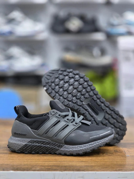 کتونی آدیداس اولترا بوست ویتنامی وارداتی - سایز 36 تا 40 - Adidas Ultraboost