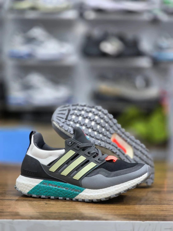 کتونی آدیداس اولترا بوست ویتنامی وارداتی - سایز 36 تا 40 - Adidas Ultraboost