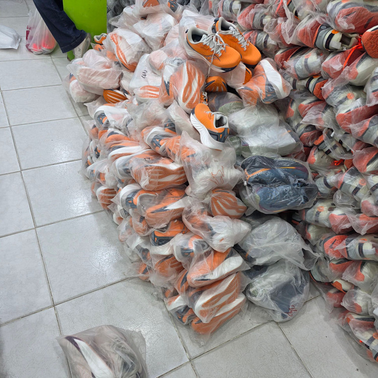 کتونی ساکونی تریمپ 22 ویتنامی وارداتی - سایز 36 تا 39 - Saucony Triumph 22