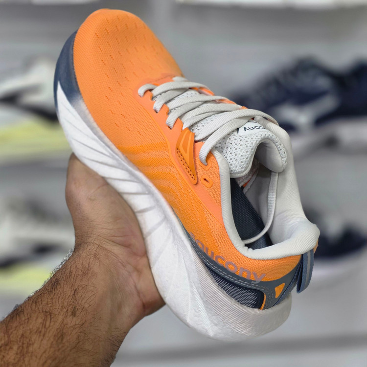کتونی ساکونی تریمپ 22 ویتنامی وارداتی - سایز 36 تا 39 - Saucony Triumph 22