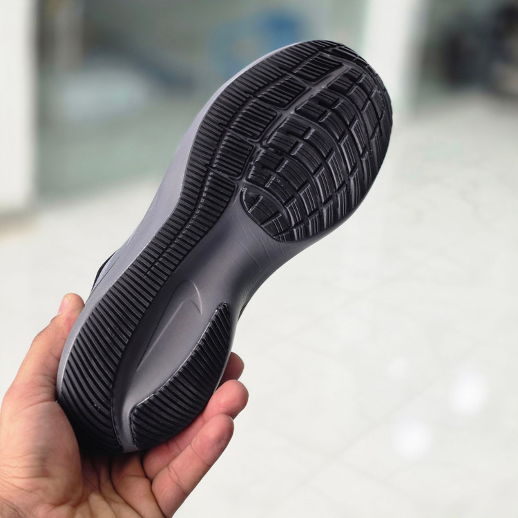 کتونی نایکی ایر زوم وینفلو کیفیت مستر - سایز 41 تا 45 - Nike Air Zoom Winflo