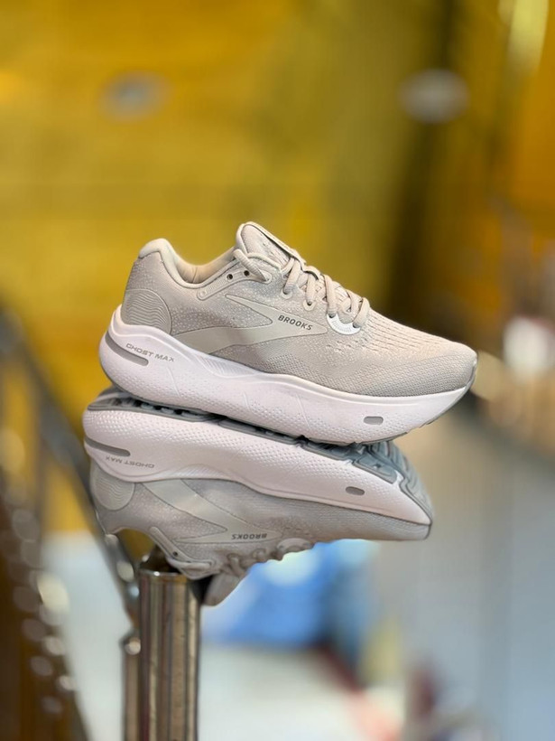 کتونی بروکس گاست مکس کیفیت مستر - سایز 40 تا 45 - Brooks Ghost Max
