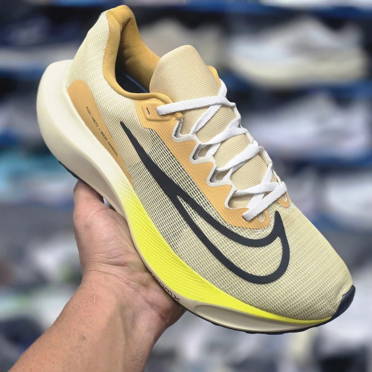 کتونی نایکی زوم فلای 5 کیفیت مستر - سایز 40 تا 45 - Nike Zoom Fly 5