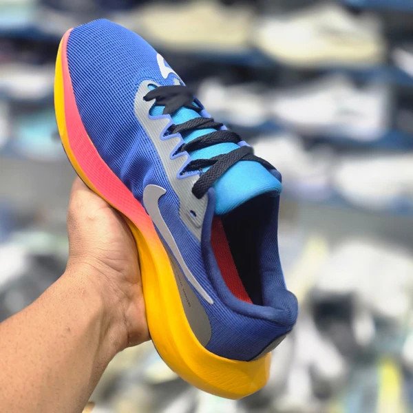 کتونی نایکی زوم فلای 5 کیفیت مستر - سایز 40 تا 45 - Nike Zoom Fly 5