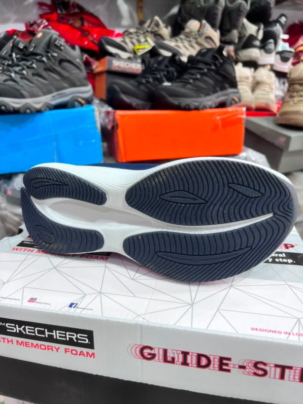 کتونی زنانه اسکیچرز مکس کوشن مسترکوالتی /سایز 37 تا 40/Skechers Max Cushioning/ فروش عمده و تک