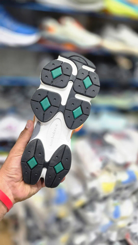 کتونی نیوبالانس 9060 کیفیت مستر - سایز 40 تا 45 - New Balance 9060