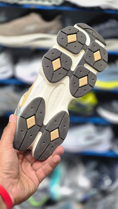 کتونی نیوبالانس 9060 کیفیت مستر - سایز 40 تا 45 - New Balance 9060