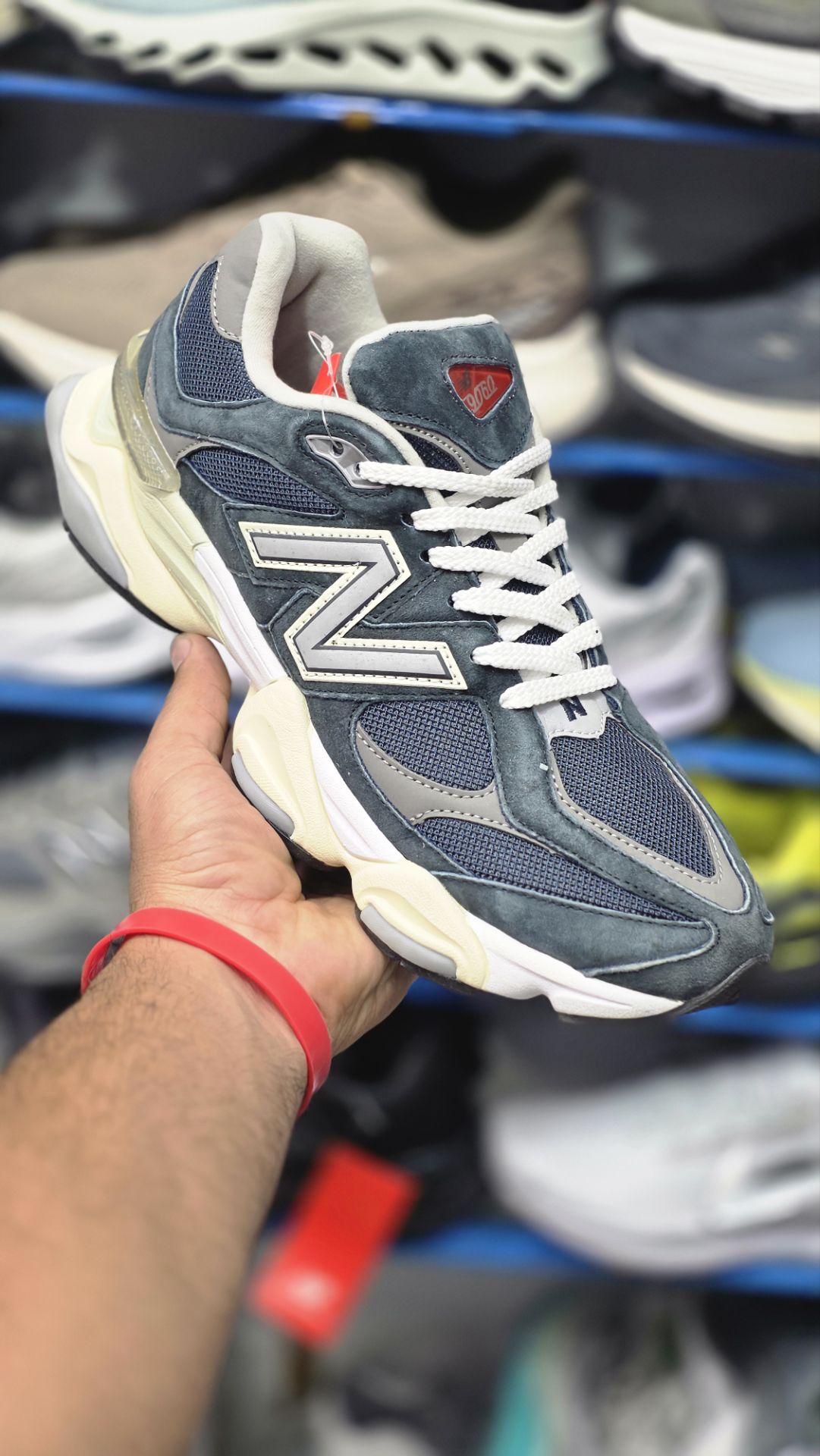 کتونی نیوبالانس 9060 کیفیت مستر - سایز 40 تا 45 - New Balance 9060