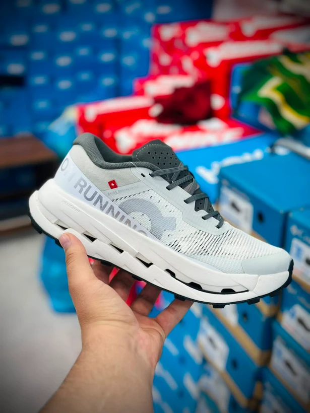 کتونی آن رانینگ کیوسی کلود اولترا 3 - سایز 40 تا 45 - On Runinng Cloudultra3