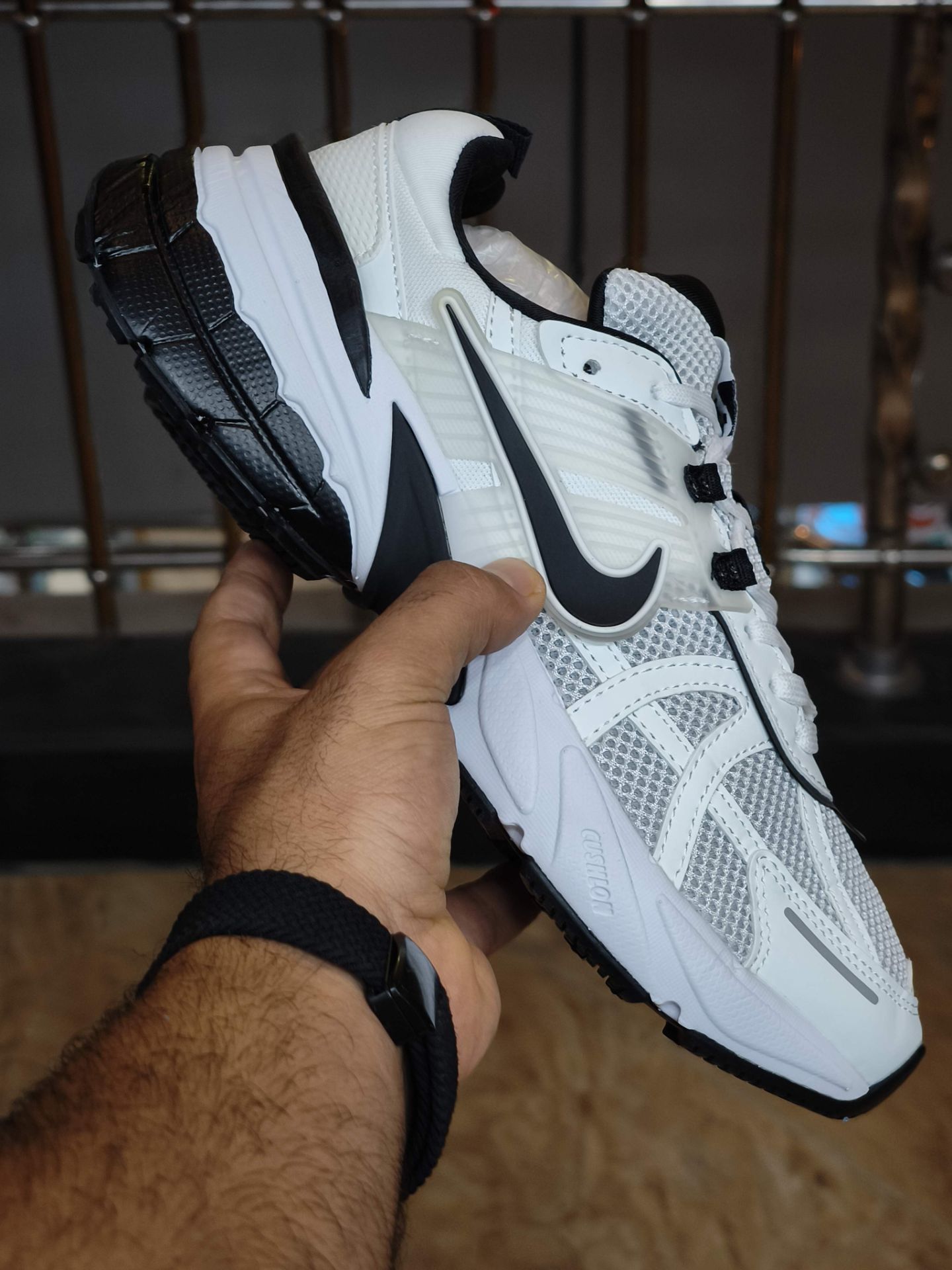 کتونی نایکی وی تو کی کیفیت مستر - سایز 37 تا 45 - Nike V2k Run