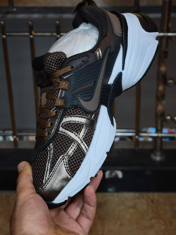 کتونی نایکی وی تو کی کیفیت مستر - سایز 37 تا 45 - Nike V2k Run