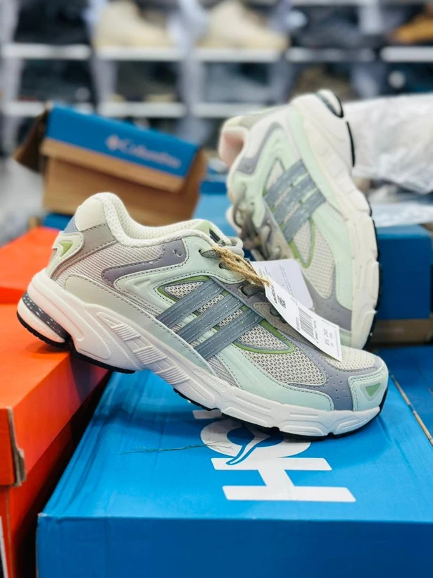 کتونی آدیداس ریسپانس CL کیفیت مستر - سایز 40 تا 45 - Adidas Response CL