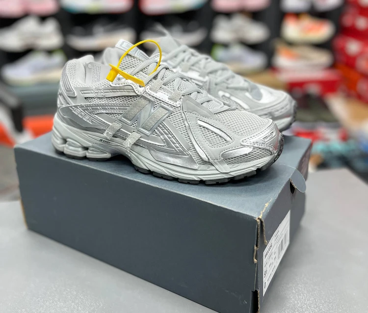 کتونی نیوبالانس 1906 وارداتی - سایز 40 تا 45 - New Balance 1906