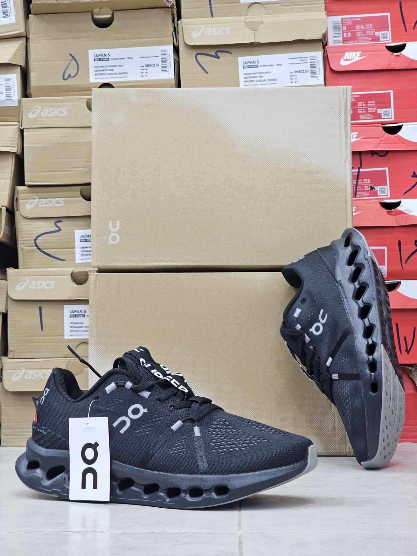 کتونی آن رانینگ کیوسی کلادسورفر کیفیت مستر - سایز 40 تا 45 - On Running Cloudsurfer