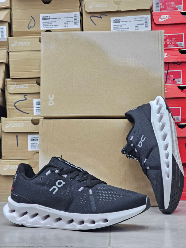 کتونی آن رانینگ کیوسی کلادسورفر کیفیت مستر - سایز 40 تا 45 - On Running Cloudsurfer