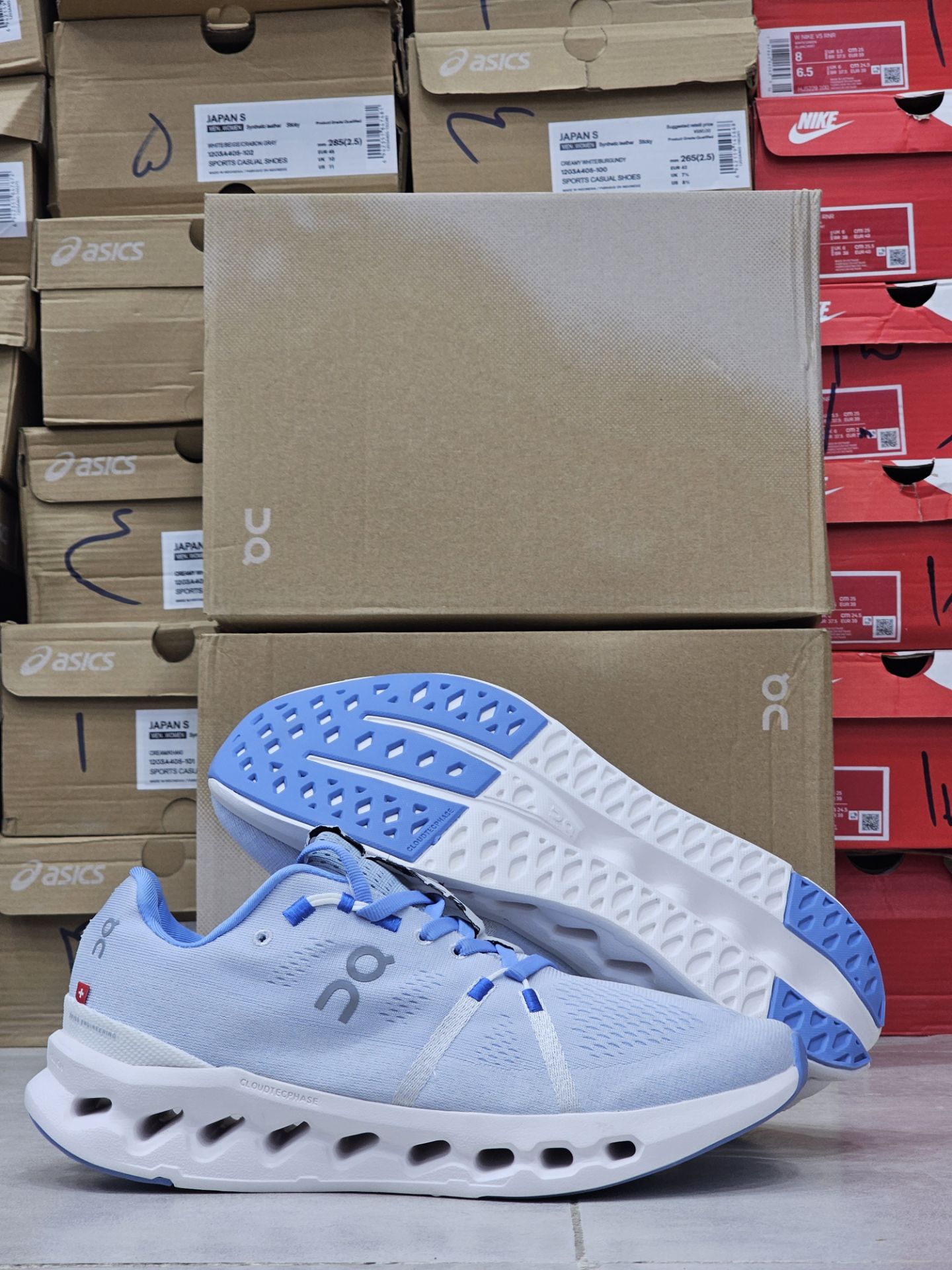 کتونی آن رانینگ کیوسی کلادسورفر کیفیت مستر - سایز 40 تا 45 - On Running Cloudsurfer