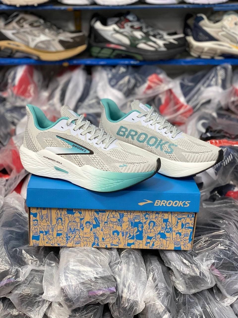 کتونی بروکس هایپریون مکس کیفیت مستر - سایز 40 تا 45 - Brooks Hyperion Max