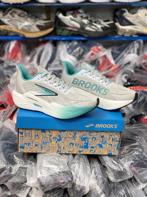 کتونی بروکس هایپریون مکس کیفیت مستر - سایز 40 تا 45 - Brooks Hyperion Max