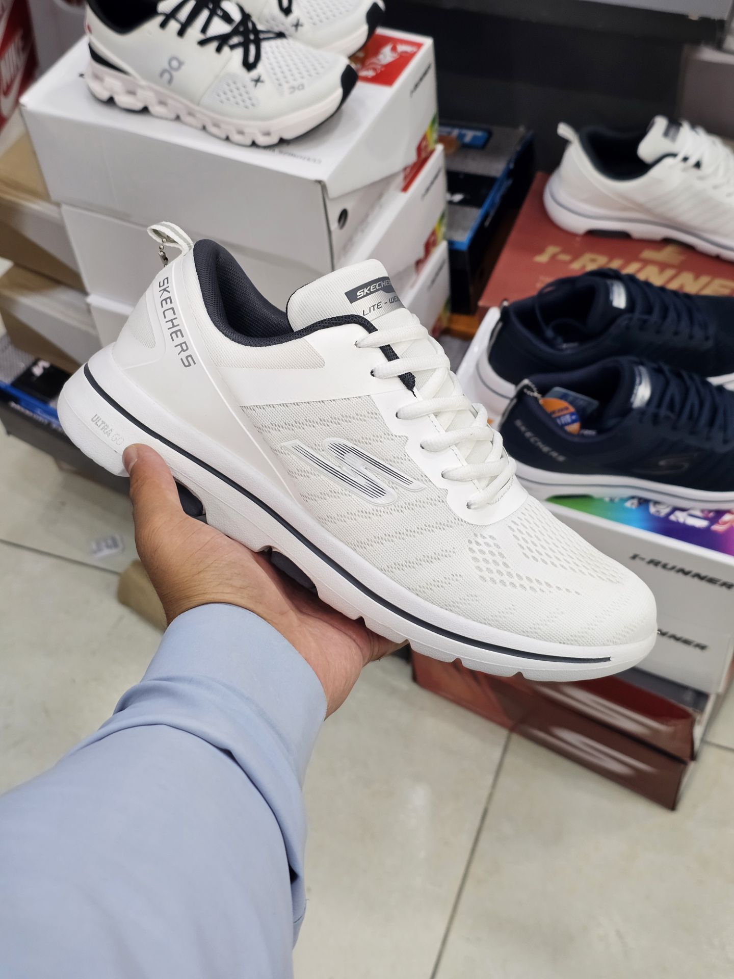 کتونی اسکیچرز اولترا گو کیفیت مستر - سایز 43 تا 48 - Skecher Ultras Go