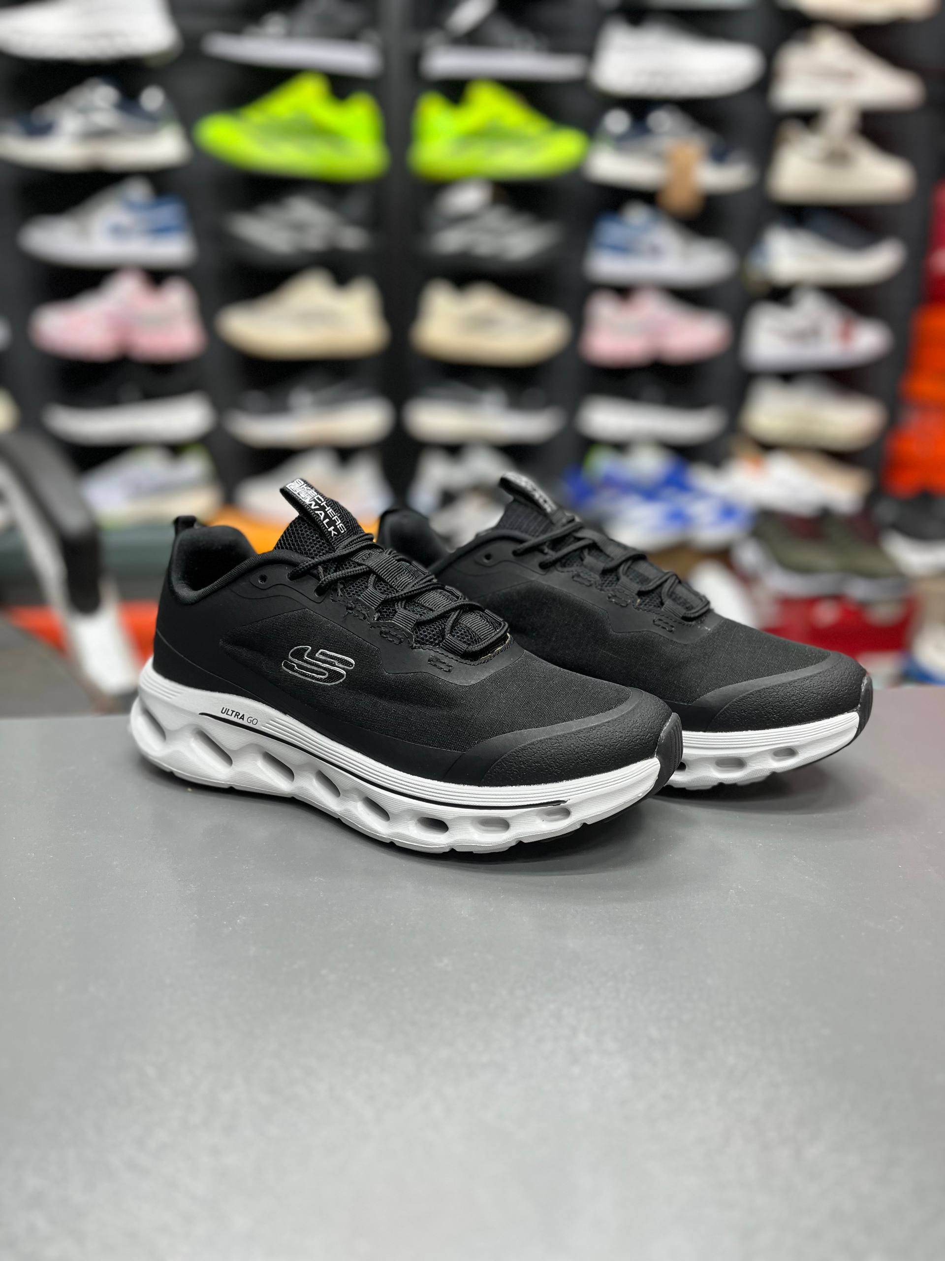 کتونی اسکیچرز اولترا گو کیفیت مستر - سایز 40 تا 45 - Skechers Ultras Go