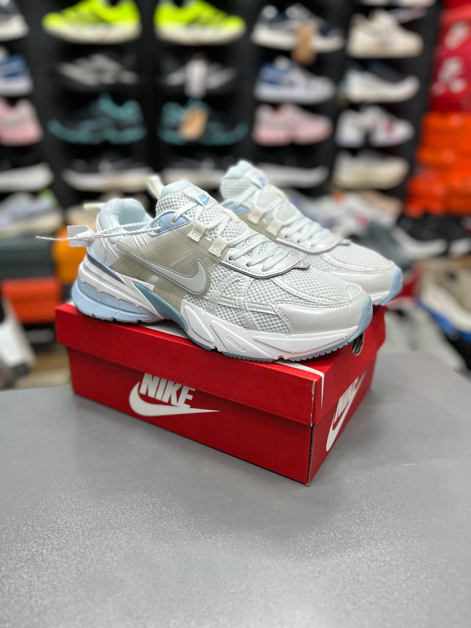 کتونی نایکی وی تو کی کیفیت مستر - سایز 37 تا 45 - Nike V2k Run
