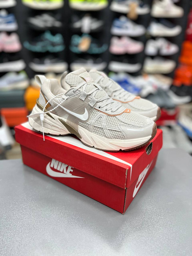 کتونی نایکی وی تو کی کیفیت مستر - سایز 37 تا 45 - Nike V2k Run