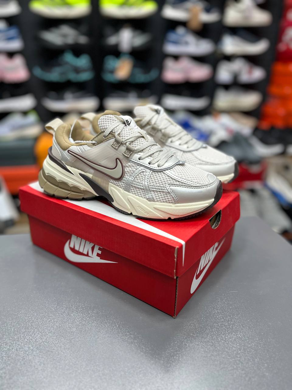 کتونی نایکی وی تو کی کیفیت مستر - سایز 37 تا 45 - Nike V2k Run