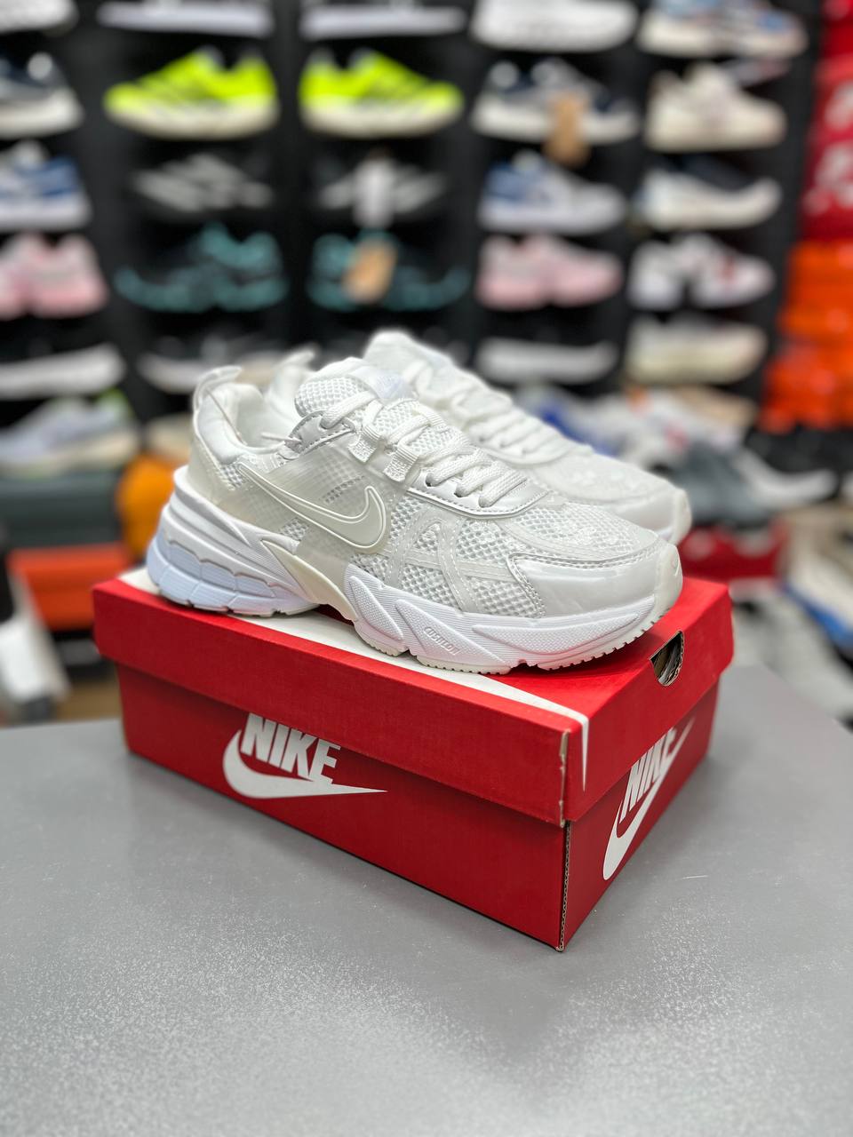 کتونی نایکی وی تو کی کیفیت مستر - سایز 37 تا 45 - Nike V2k Run